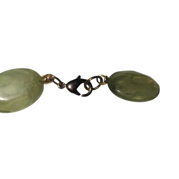 Green Beaded Necklace - Picture 2 of 4